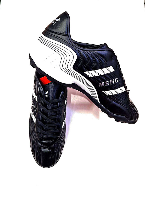 Бутсы и сороконожки